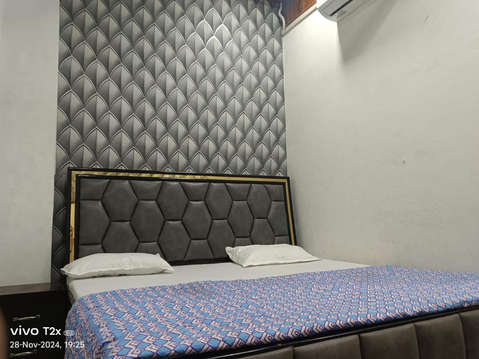 Hotel Hari Krishnam Residency Mathura Exterior foto